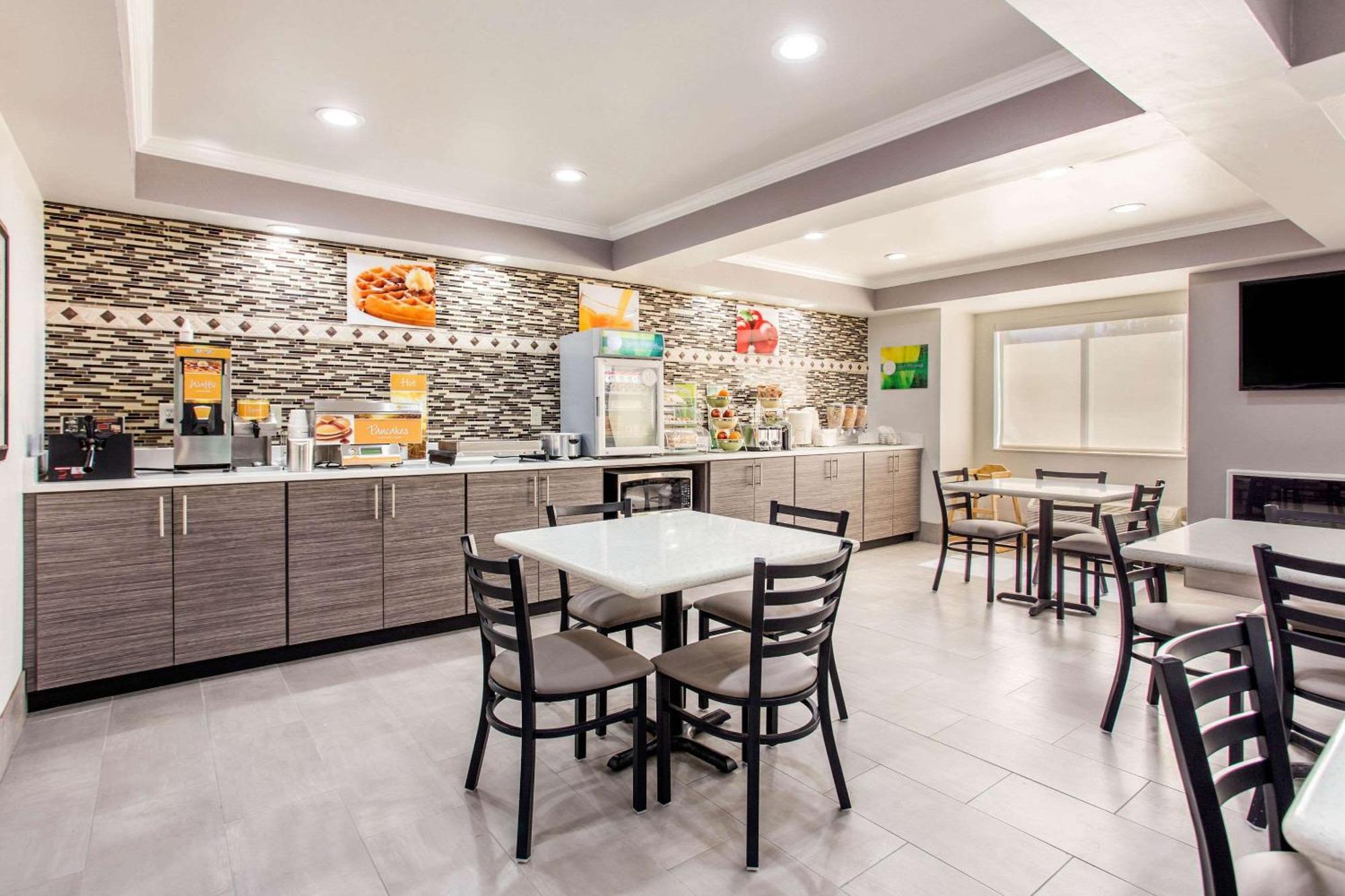 Quality Inn & Suites Myrtle Beach Near Outlets Buitenkant foto