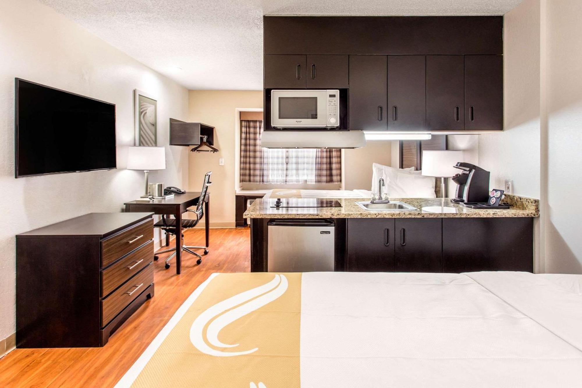 Quality Inn & Suites Myrtle Beach Near Outlets Buitenkant foto