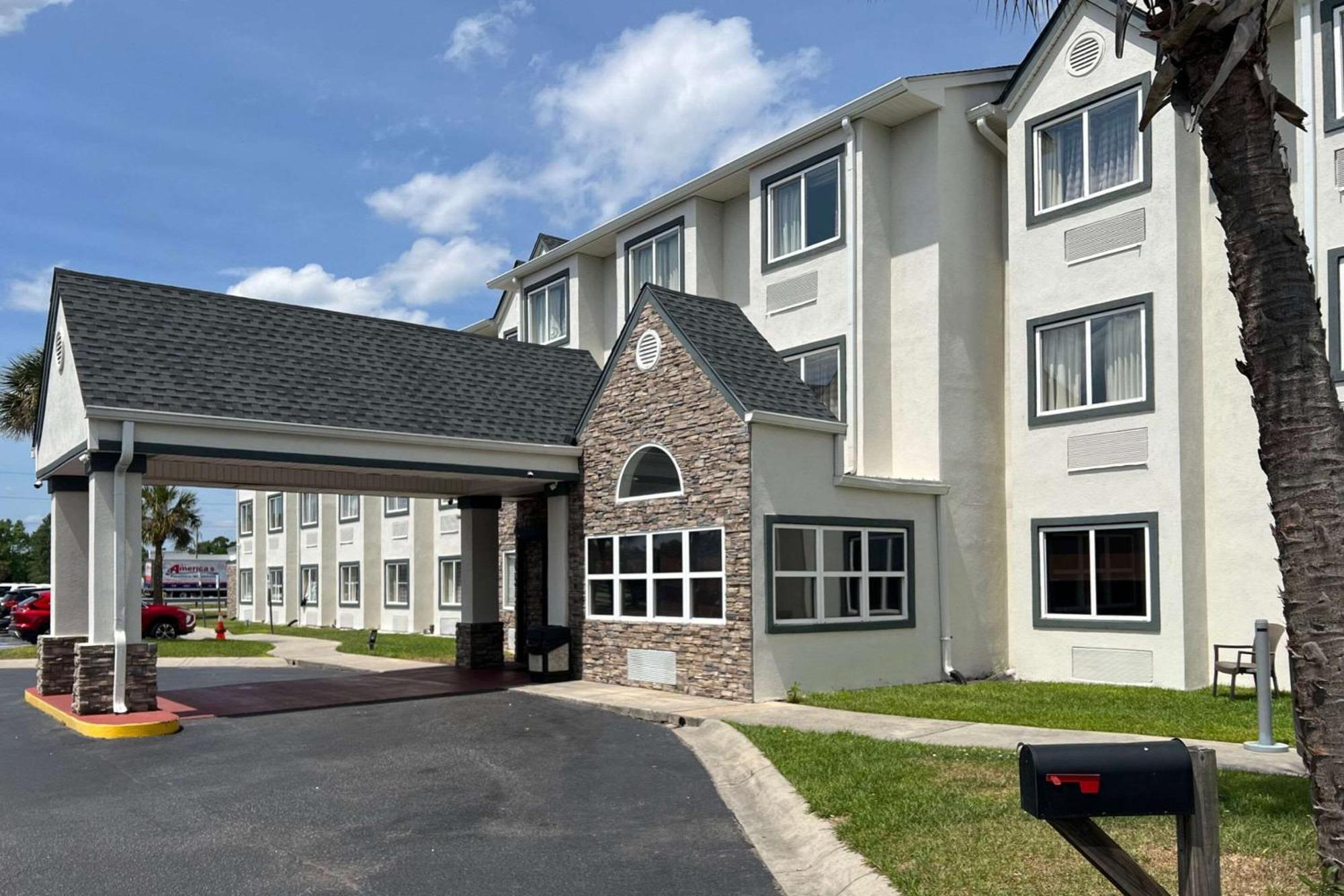 Quality Inn & Suites Myrtle Beach Near Outlets Buitenkant foto