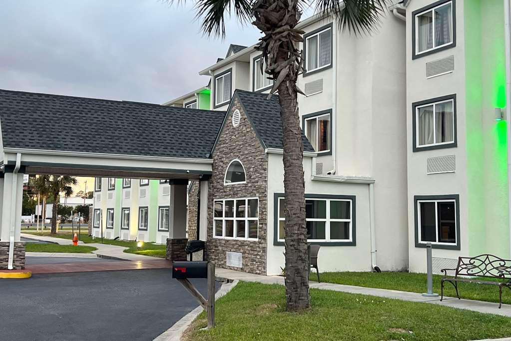 Quality Inn & Suites Myrtle Beach Near Outlets Buitenkant foto