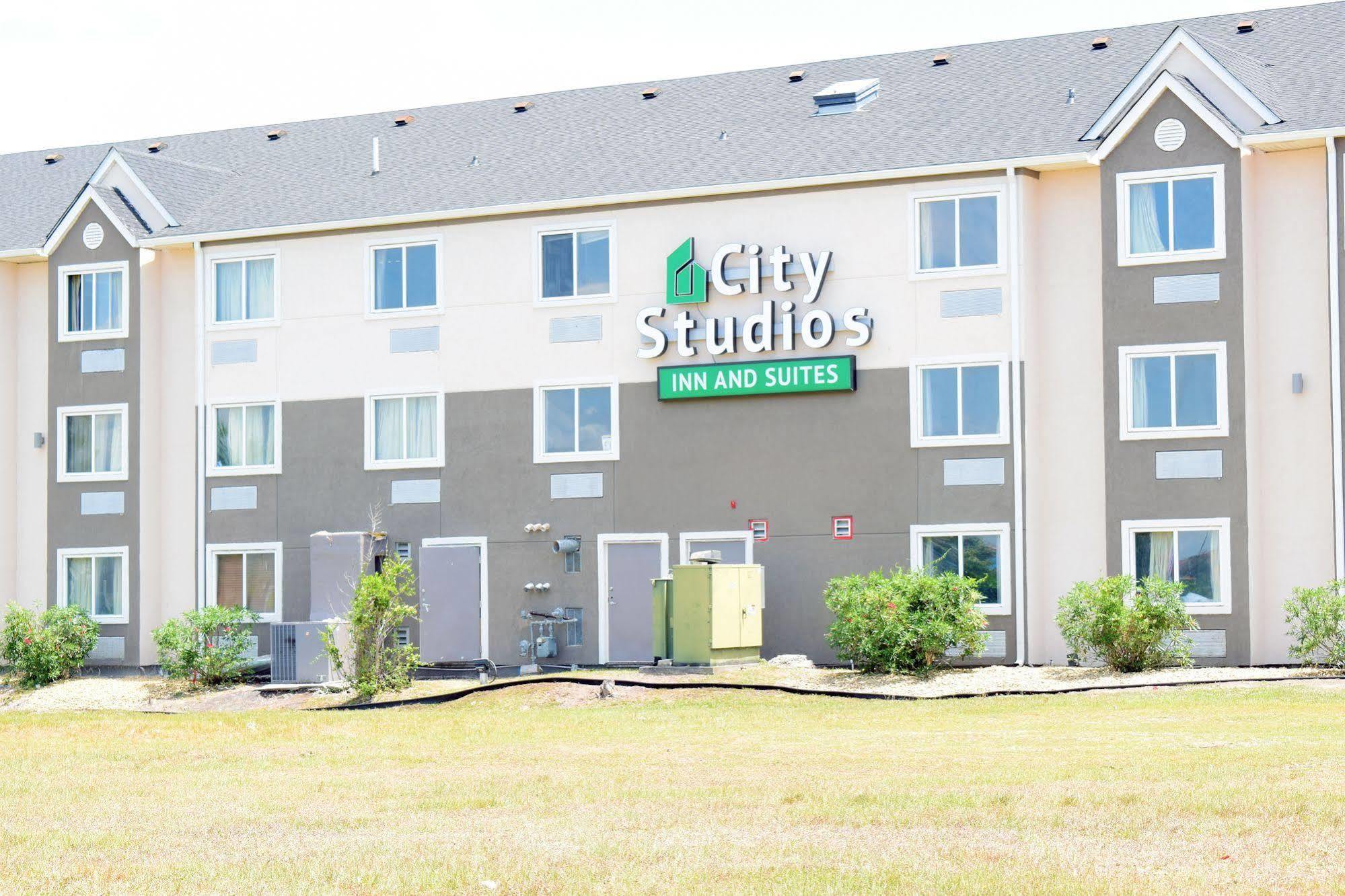 Quality Inn & Suites Myrtle Beach Near Outlets Buitenkant foto