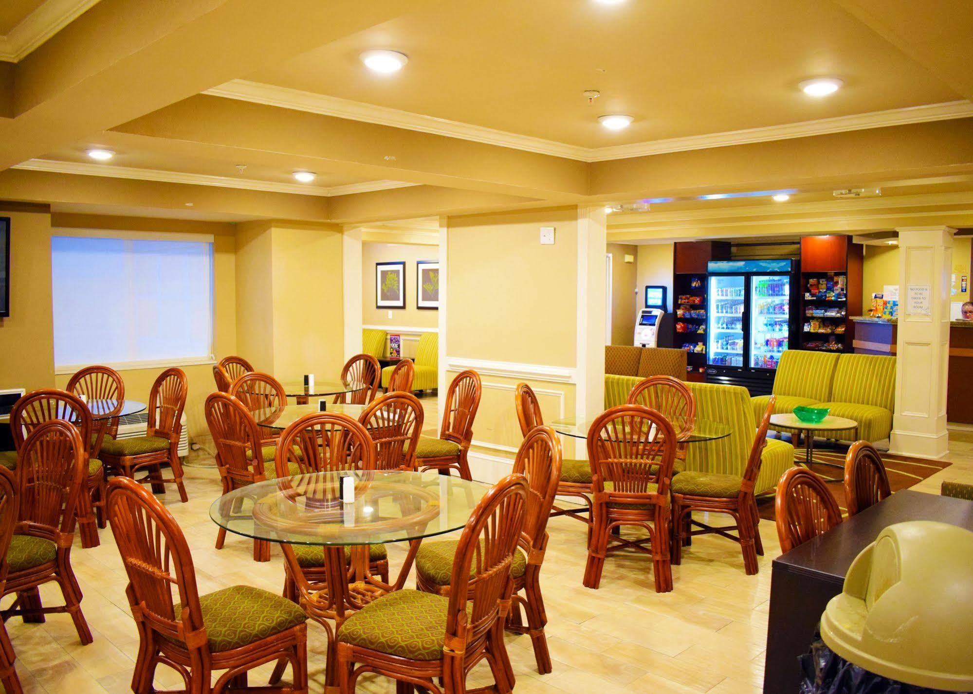 Quality Inn & Suites Myrtle Beach Near Outlets Buitenkant foto