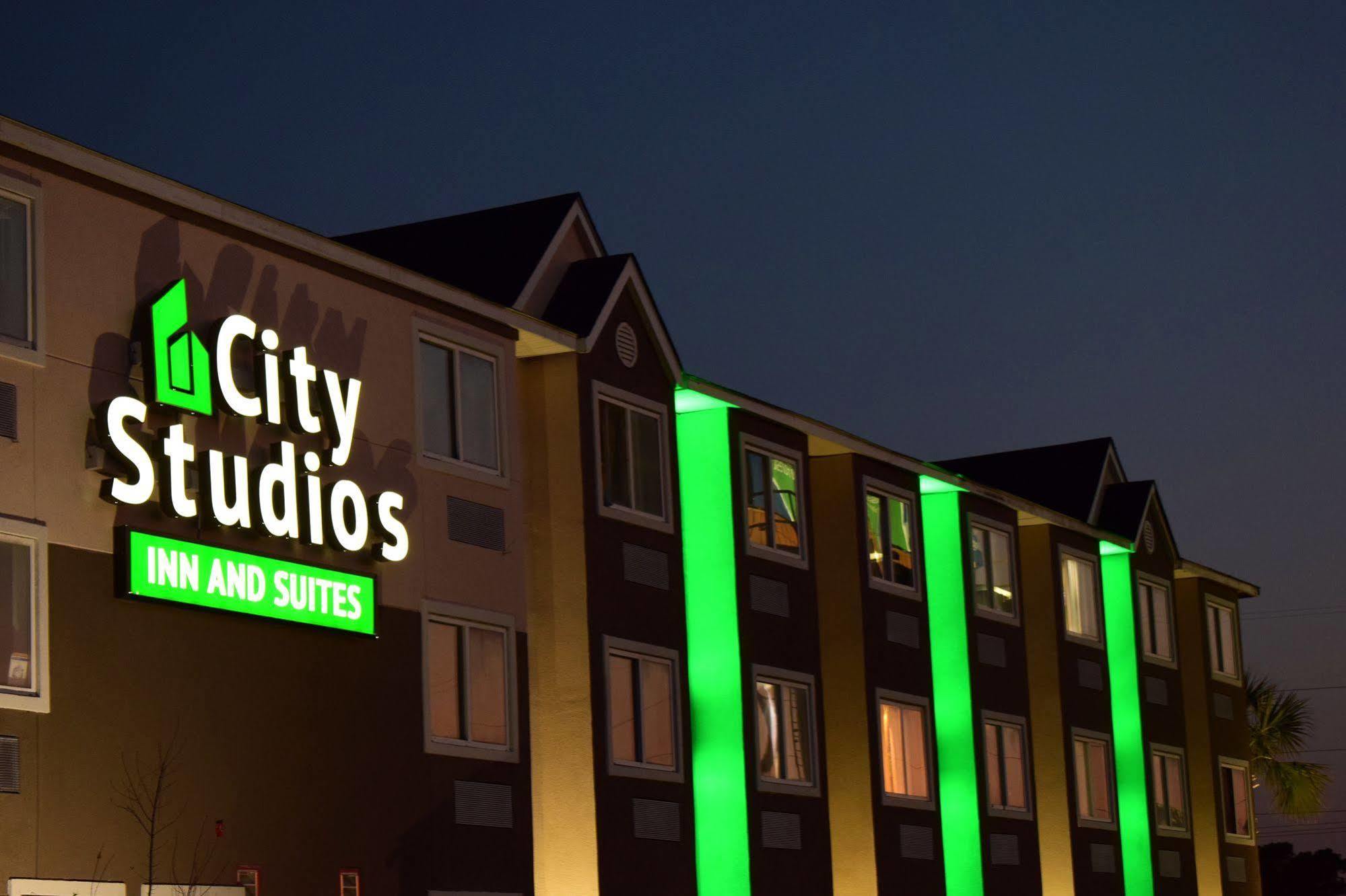 Quality Inn & Suites Myrtle Beach Near Outlets Buitenkant foto