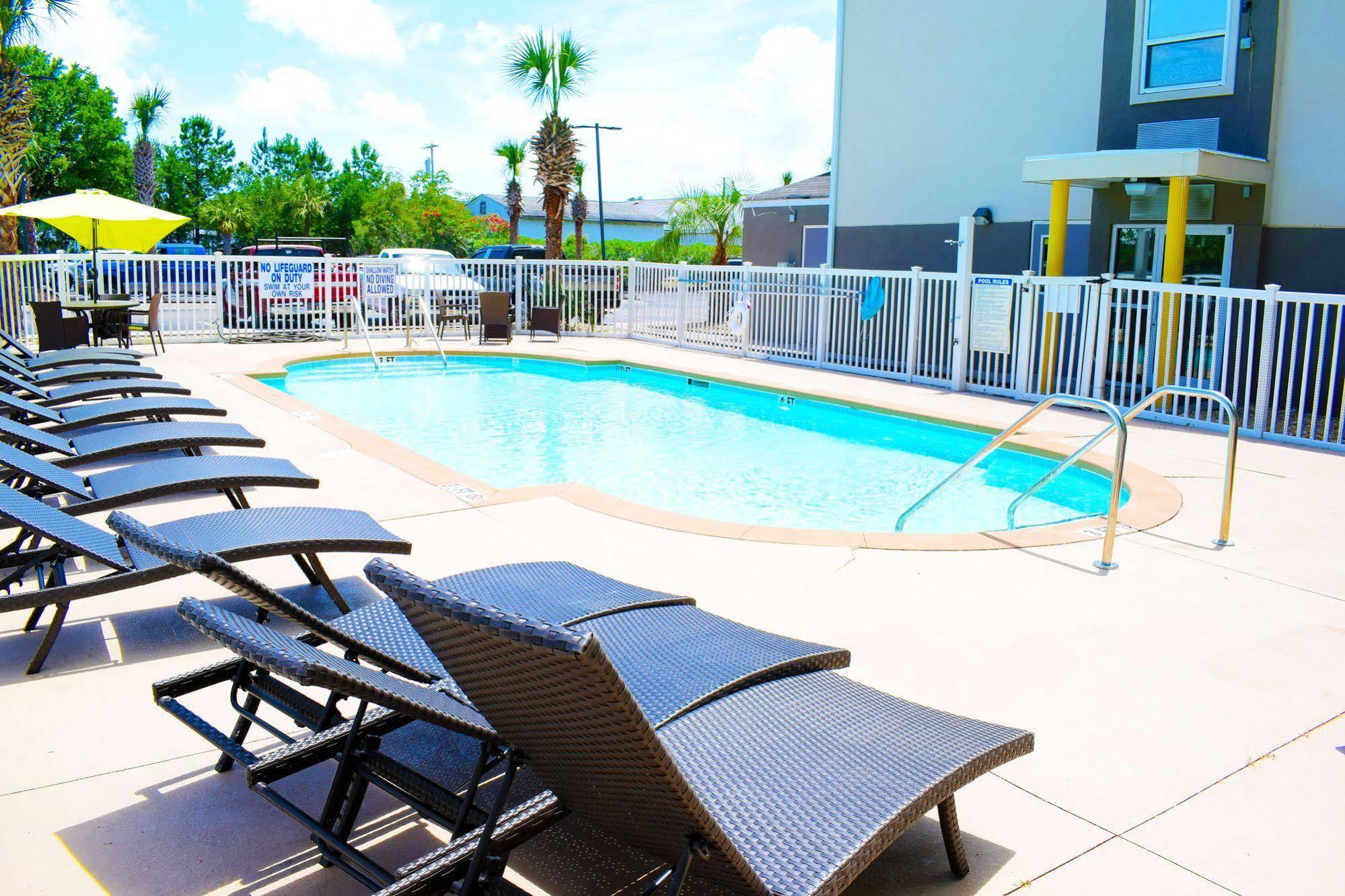 Quality Inn & Suites Myrtle Beach Near Outlets Buitenkant foto