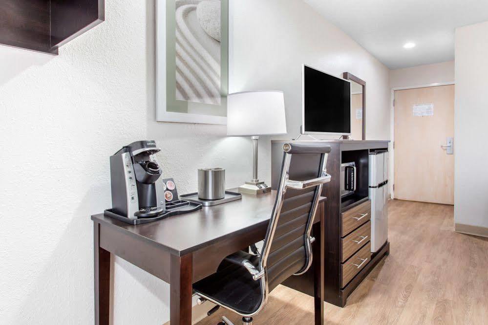 Quality Inn & Suites Myrtle Beach Near Outlets Buitenkant foto